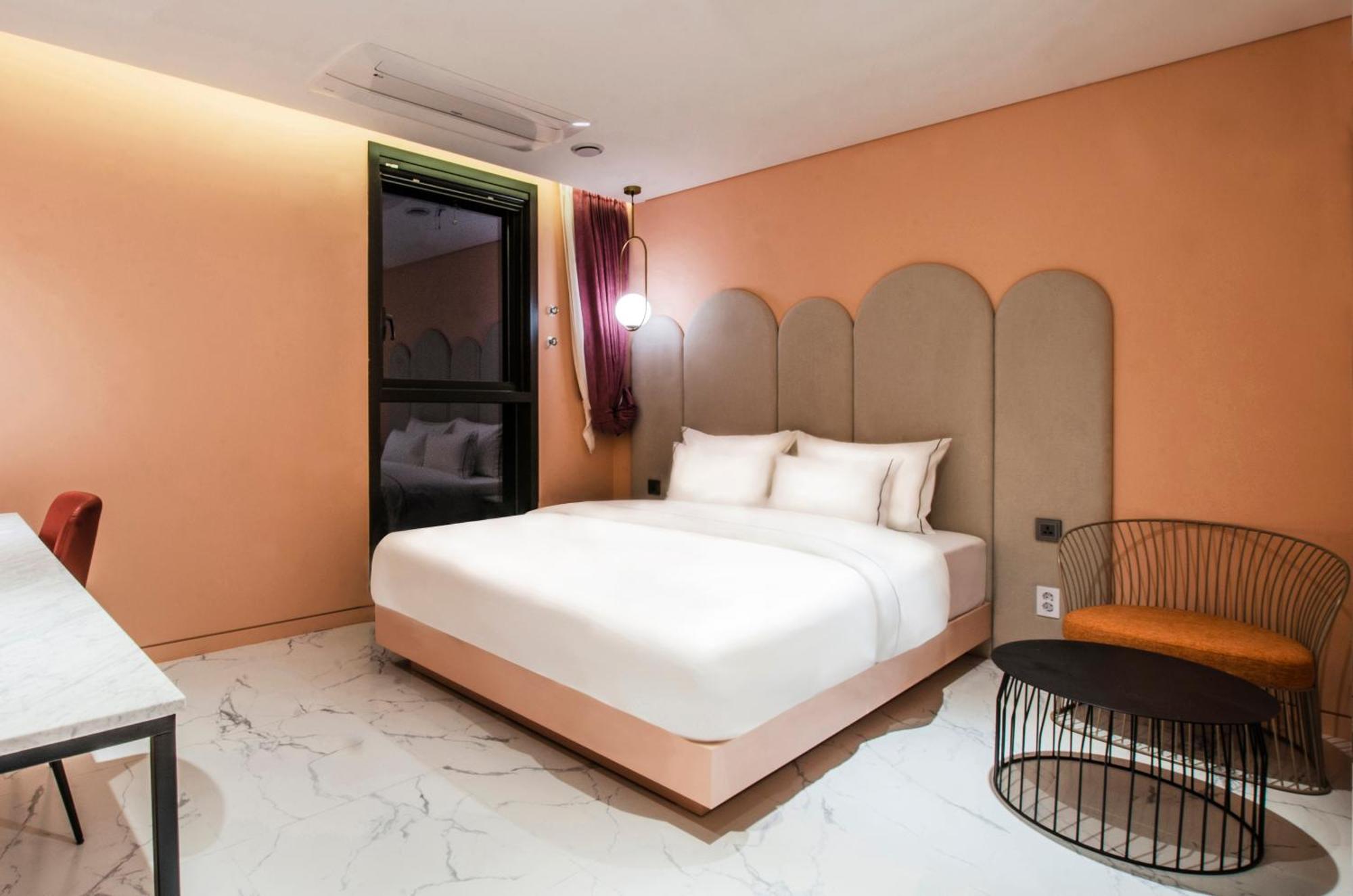 Hotel The Castle Jamsil#1 Сеул Екстер'єр фото